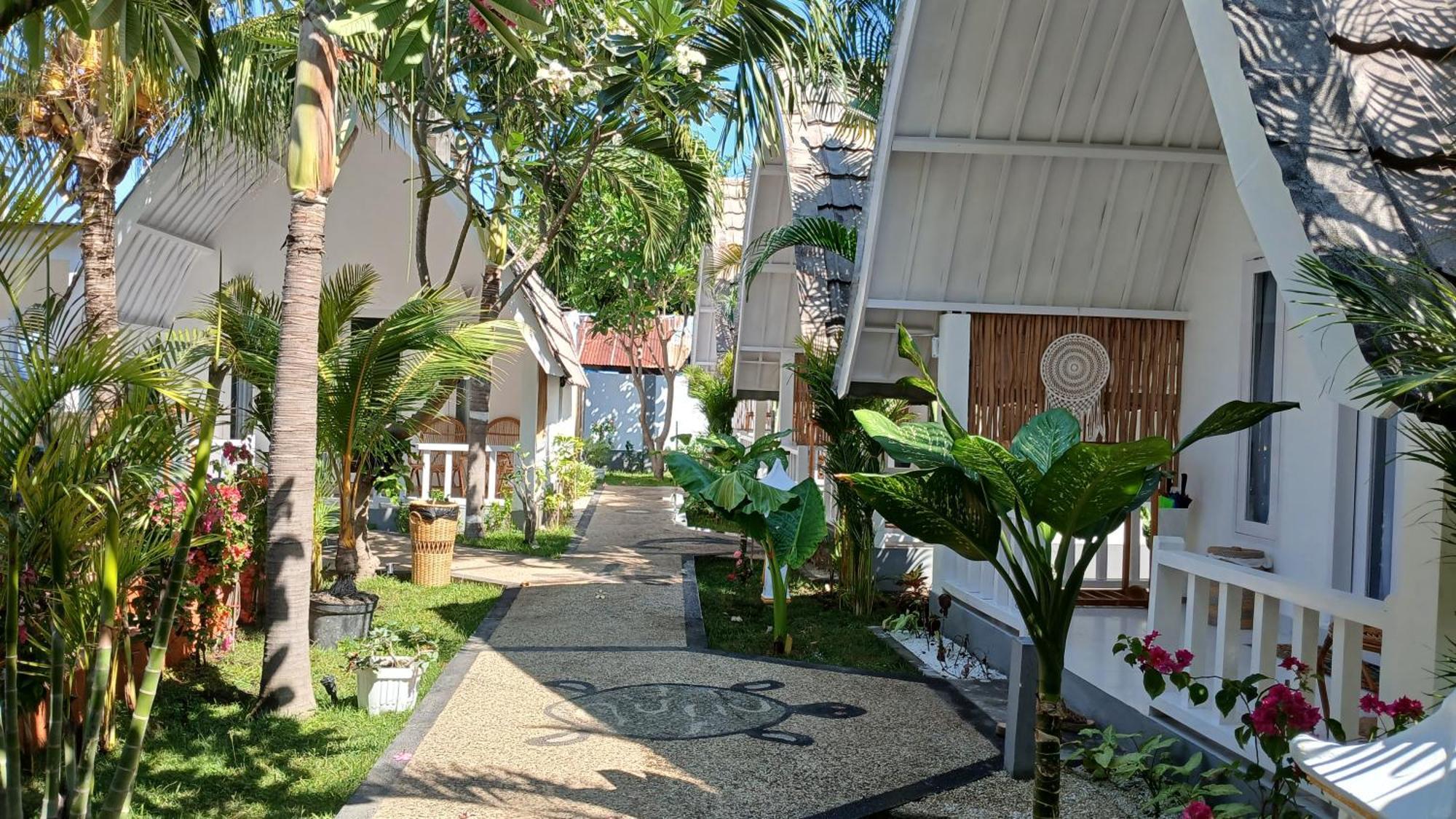 New Balengku Dua Hotel - Adults Only ギリ・アイル エクステリア 写真